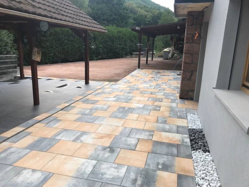 Création d'une terrasse à Lalaye