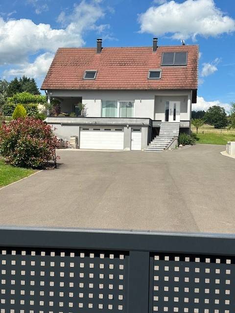 Réalisation d'une cour à St Pierre Bois