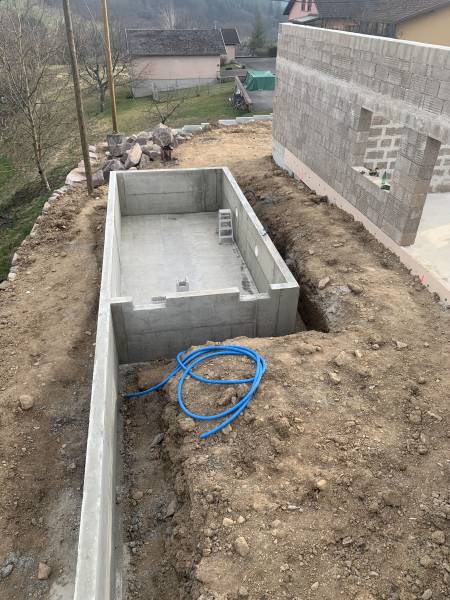 Création d'une piscine en mur béton